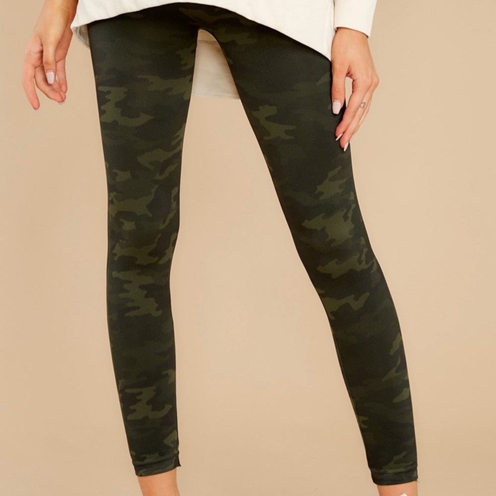 Spanx Look at Me Now green camo leggings small